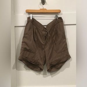 Trouve Cuffed Shorts